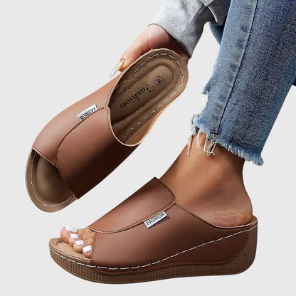 BRIVA COMFORT WALKING SANDALS