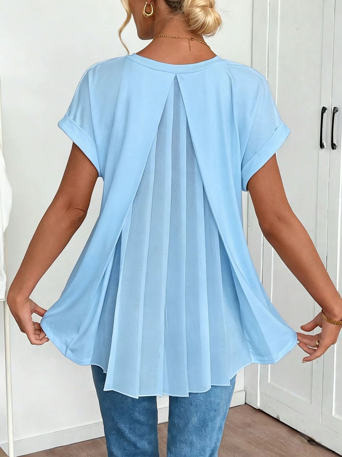 PLEVIRA V-NECK PLEATED TOP