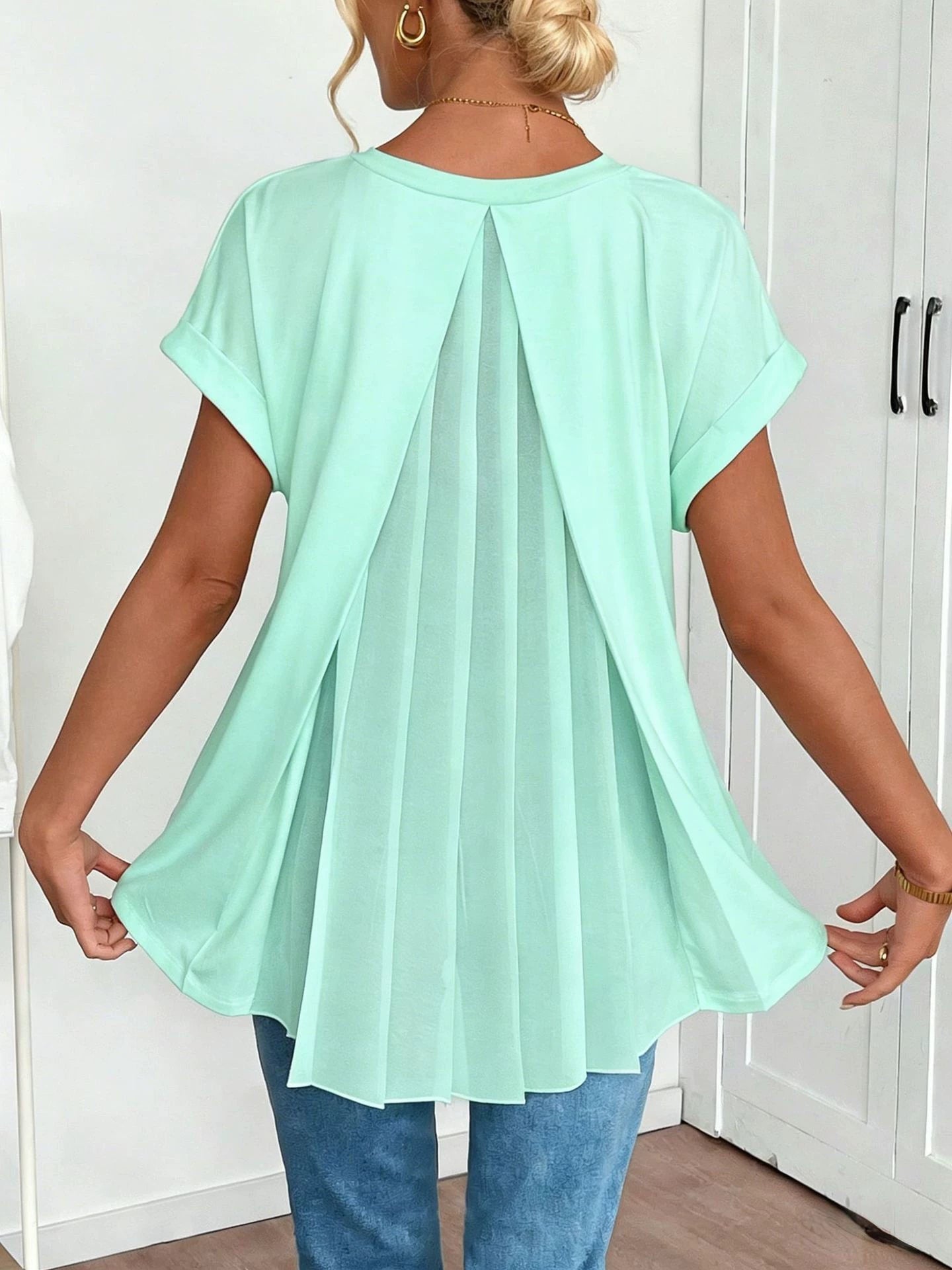 PLEVIRA V-NECK PLEATED TOP