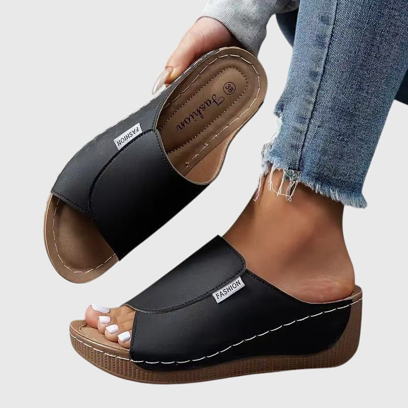 BRIVA COMFORT WALKING SANDALS
