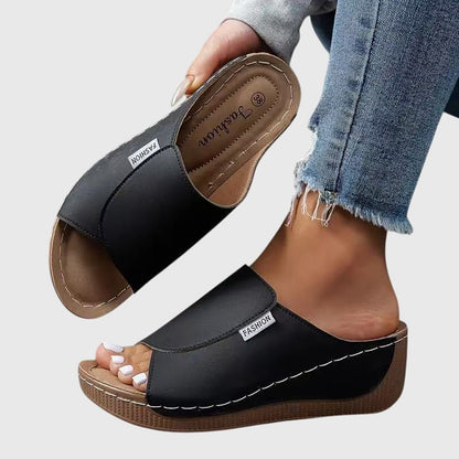 BRIVA COMFORT WALKING SANDALS