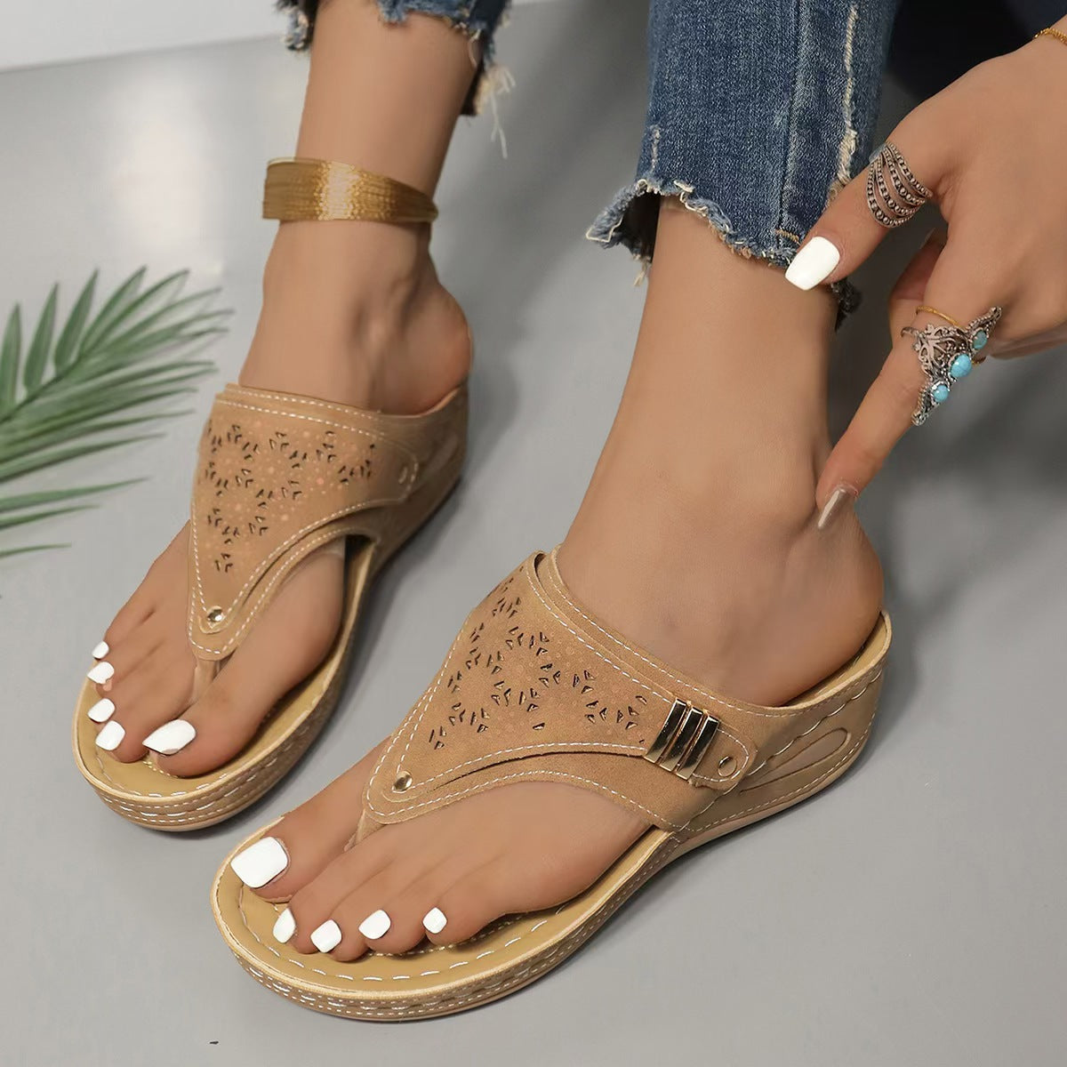 ELEVARA WEDGE SUPPORT SANDALS